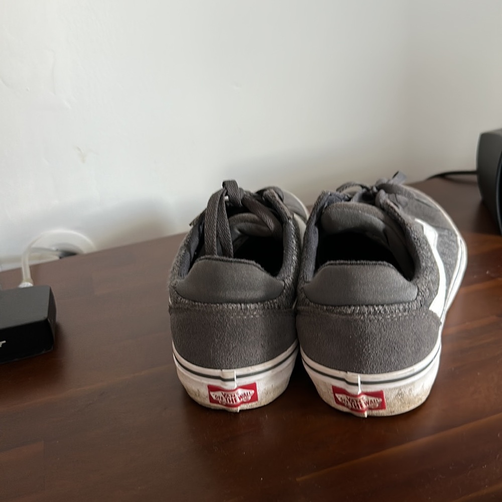 Vans - Picture 4 of 4